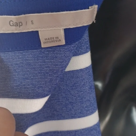 GAP Blue/white striped heavy tee dress with pockets, back zip, front pockets - Picture 6 of 8